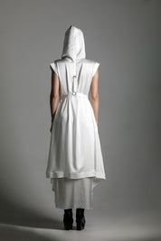 Tamoe Silk Top Stitched Hooded Robe in White