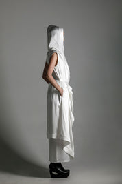 Tamoe Silk Top Stitched Hooded Robe in White