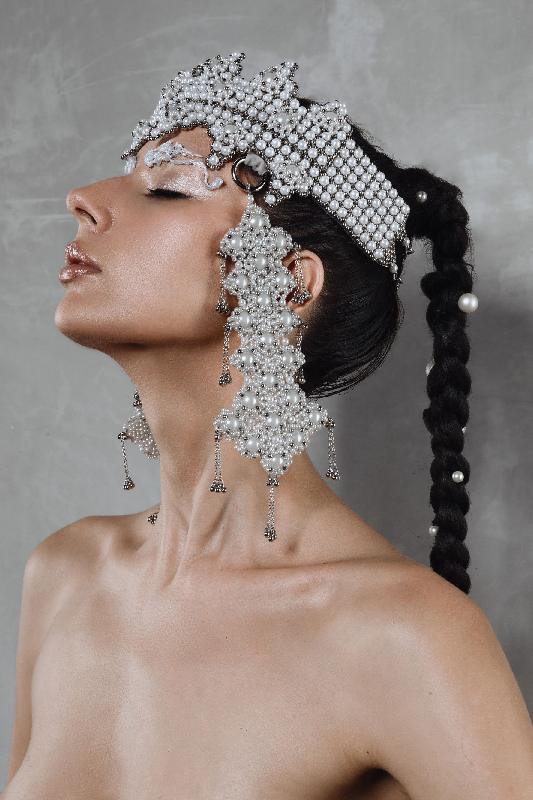 Sappho Crown in Pearl with Reversible Clusters