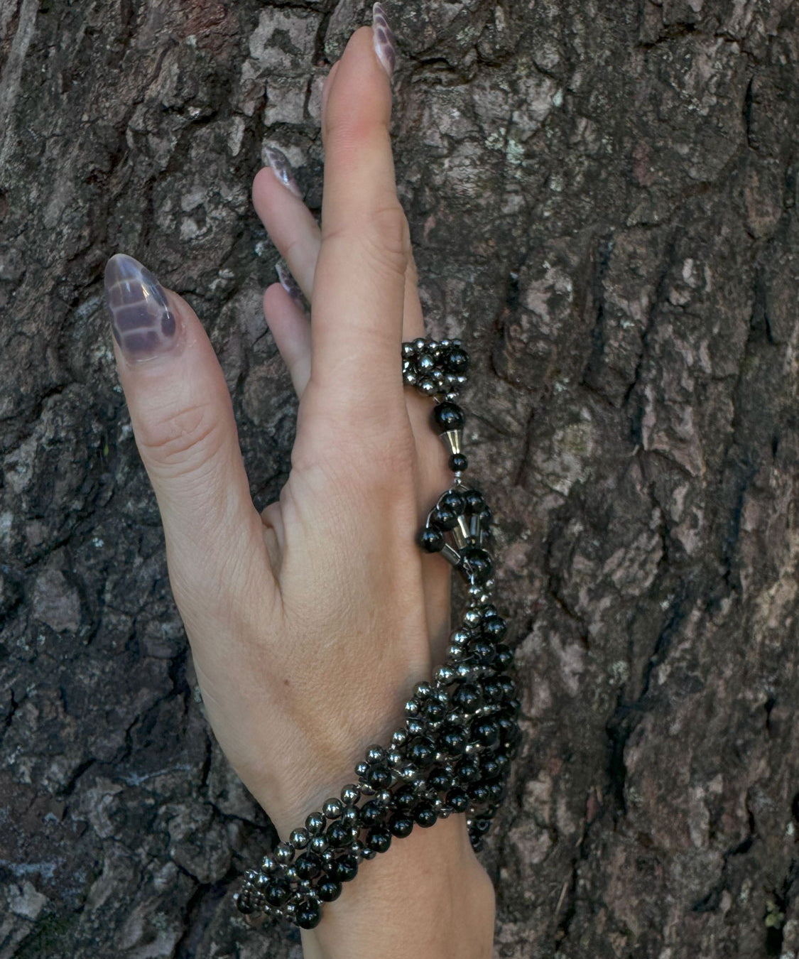 MATA-HARI-hand-jewelry-by-Object-_-Dawn---jet-blk---side.jpg